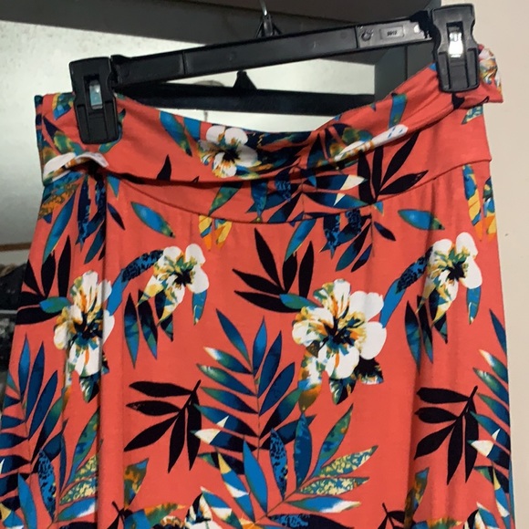 Loveappella floral maxi skirt - Picture 2 of 4